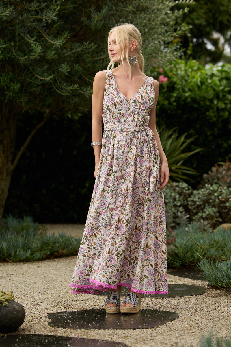 【PINKSISLY】★Penno Hopi Hood Maxi Dress Exclusive Pink Bloom Sleeveless Smocked Maxi Dress | Oliphant